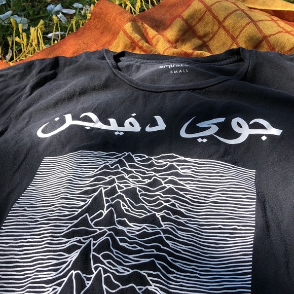 Joy Division “Unknown Pleasures” tee🎧 - Picture 2 of 4